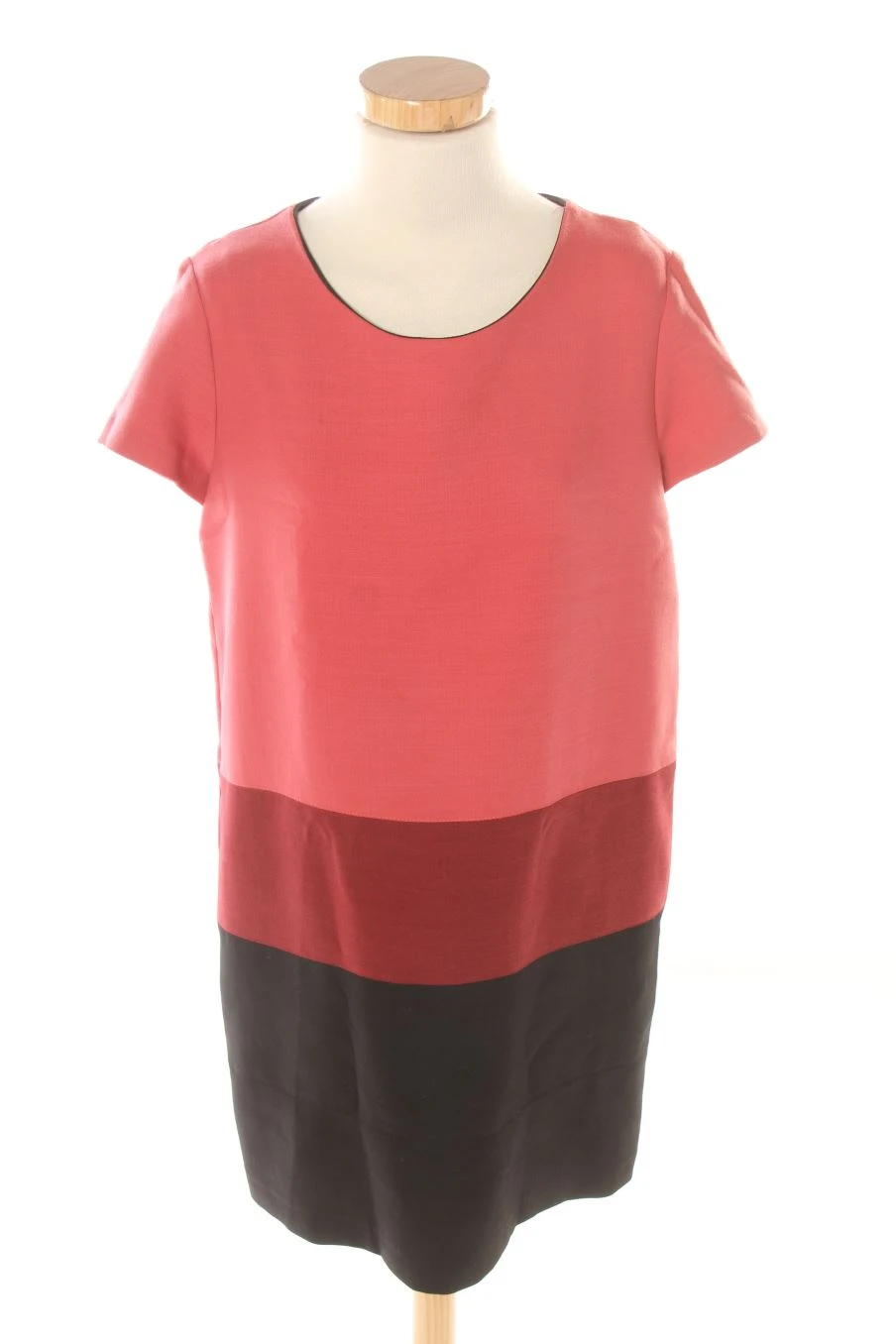 Atos Lombardini Taille 46. Robe 1 Atos Lombardini Taille 46. Robe