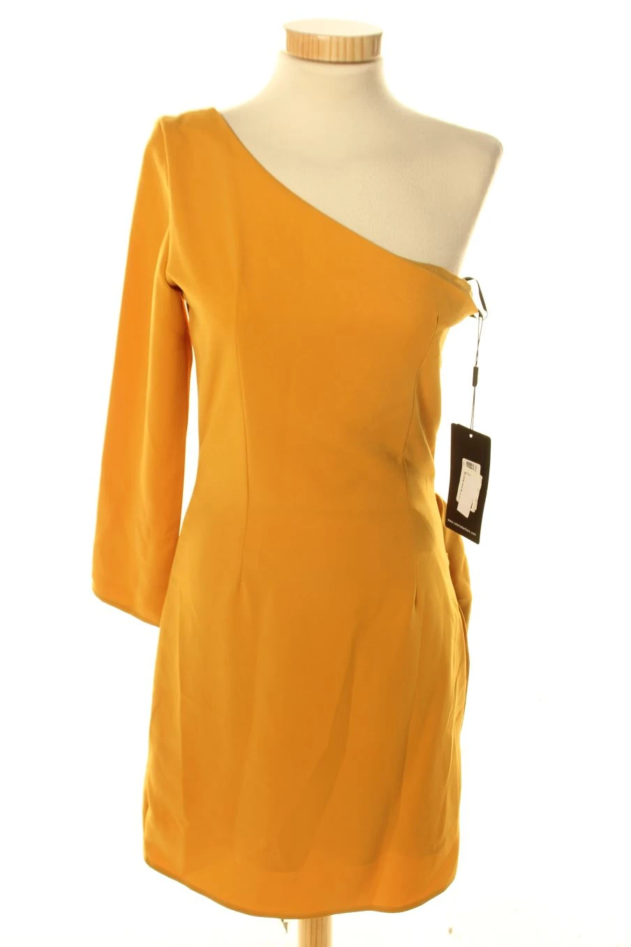 Valeria Derbais Taille M. Robe 1 Valeria Derbais Taille M. Robe