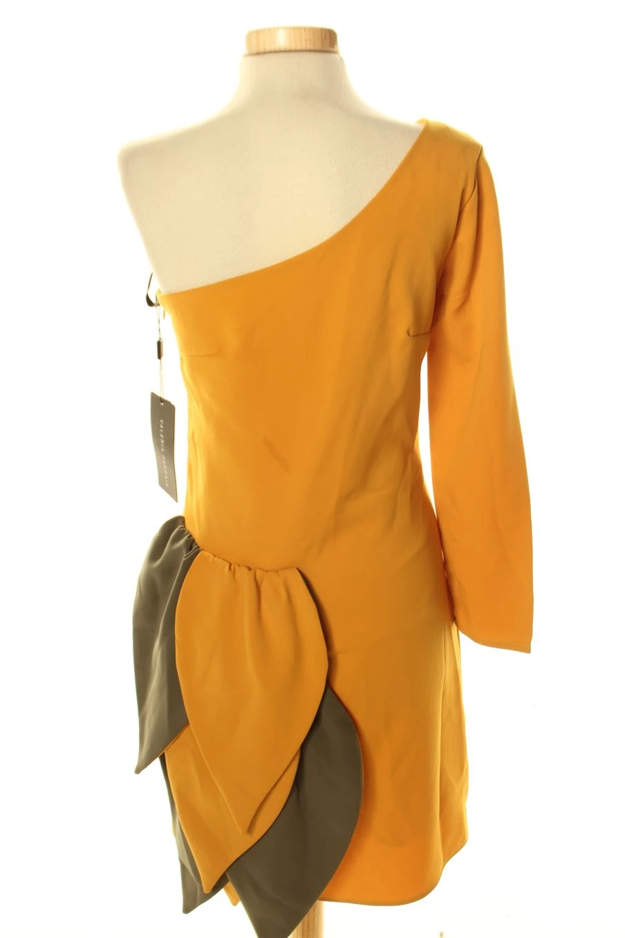 Valeria Derbais Taille M. Robe 2 Valeria Derbais Taille M. Robe – Image 2