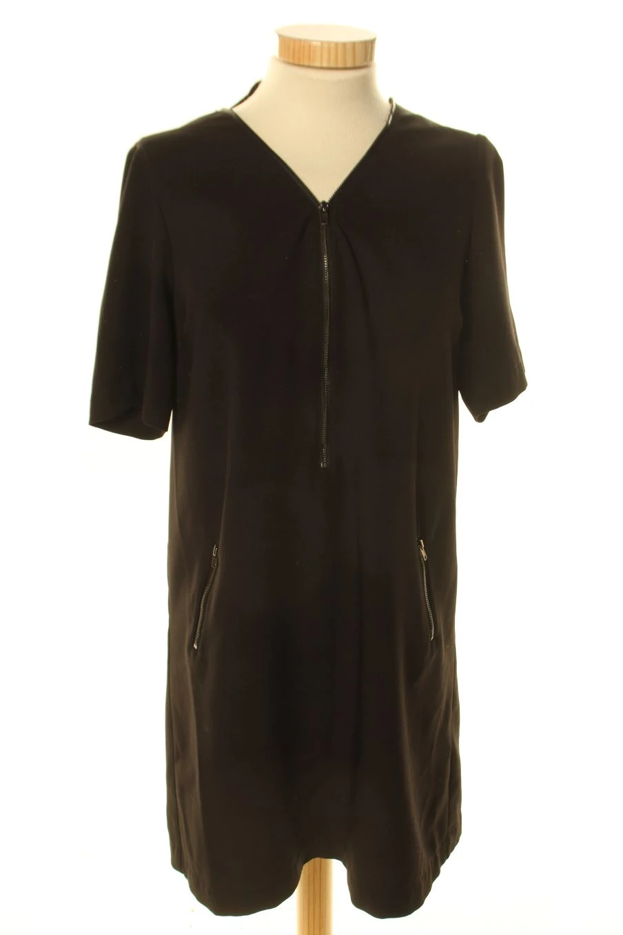 Galeries Lafayette Taille 38. Robe Casual 1 Galeries Lafayette Taille 38. Robe Casual