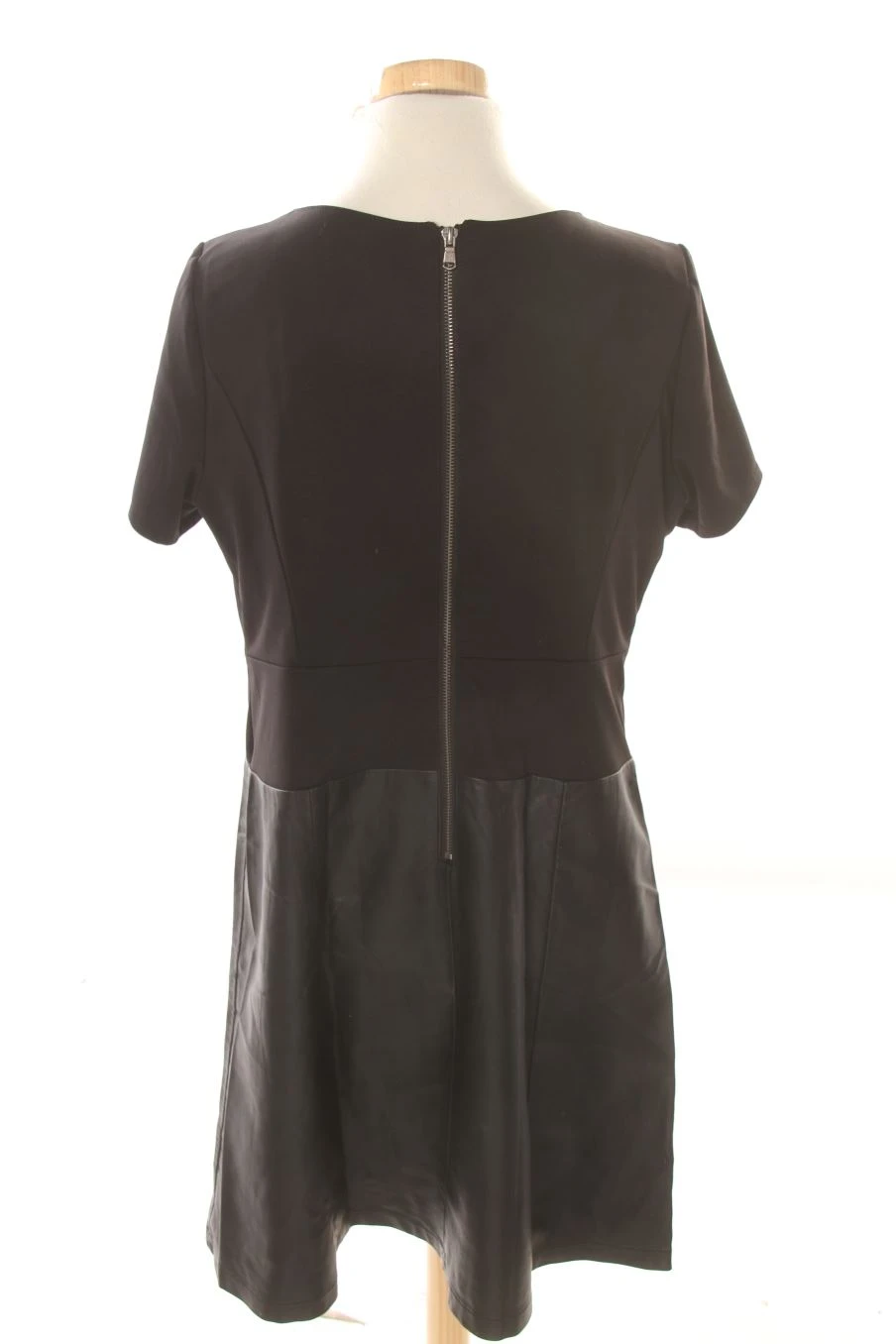 Roberto Bassi Taille 44. Robe Casual 2 Roberto Bassi Taille 44. Robe Casual – Image 2