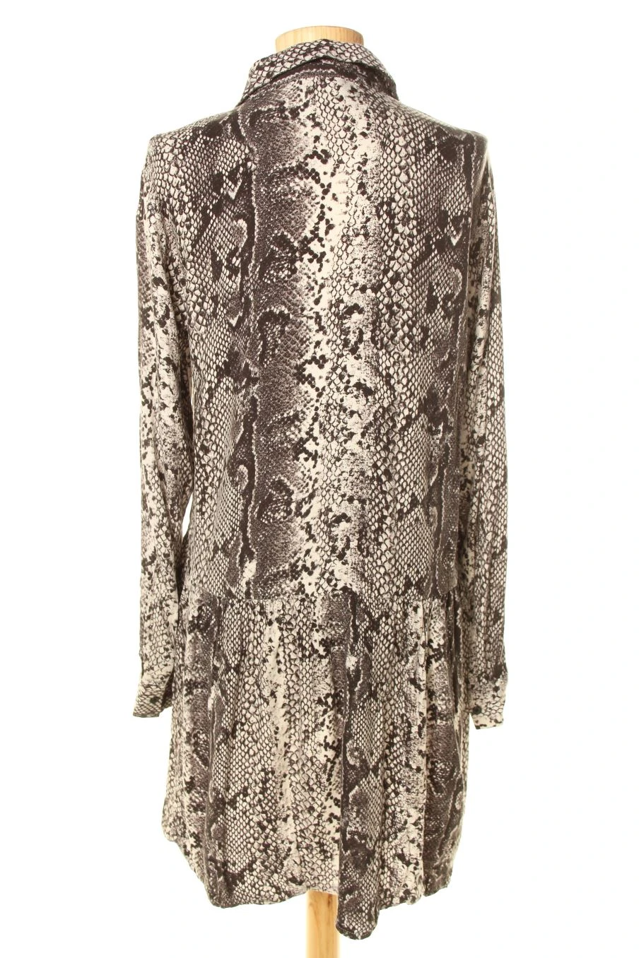 Stradivarius Taille L. Robe Casual 2 Stradivarius Taille L. Robe Casual – Image 2