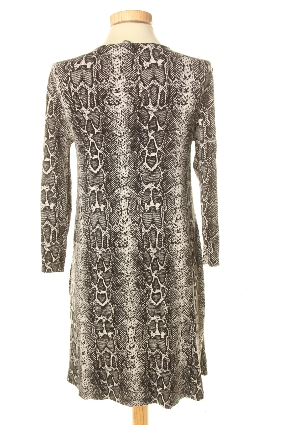 Stradivarius Taille M. Robe Casual 2 Stradivarius Taille M. Robe Casual – Image 2