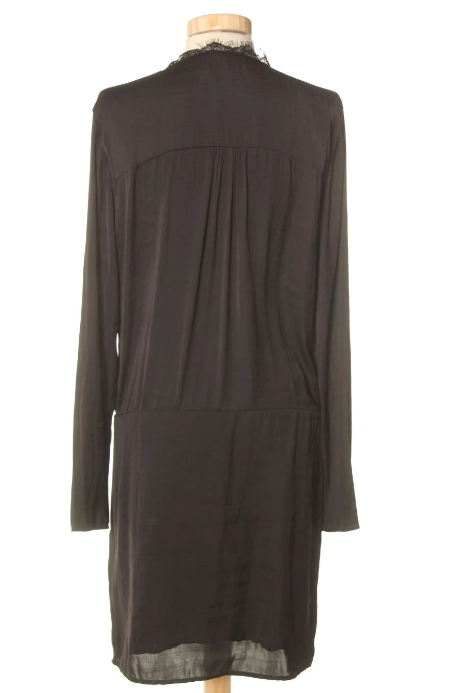 Erinly Taille 40. Robe Casual 2 Erinly Taille 40. Robe Casual – Image 2