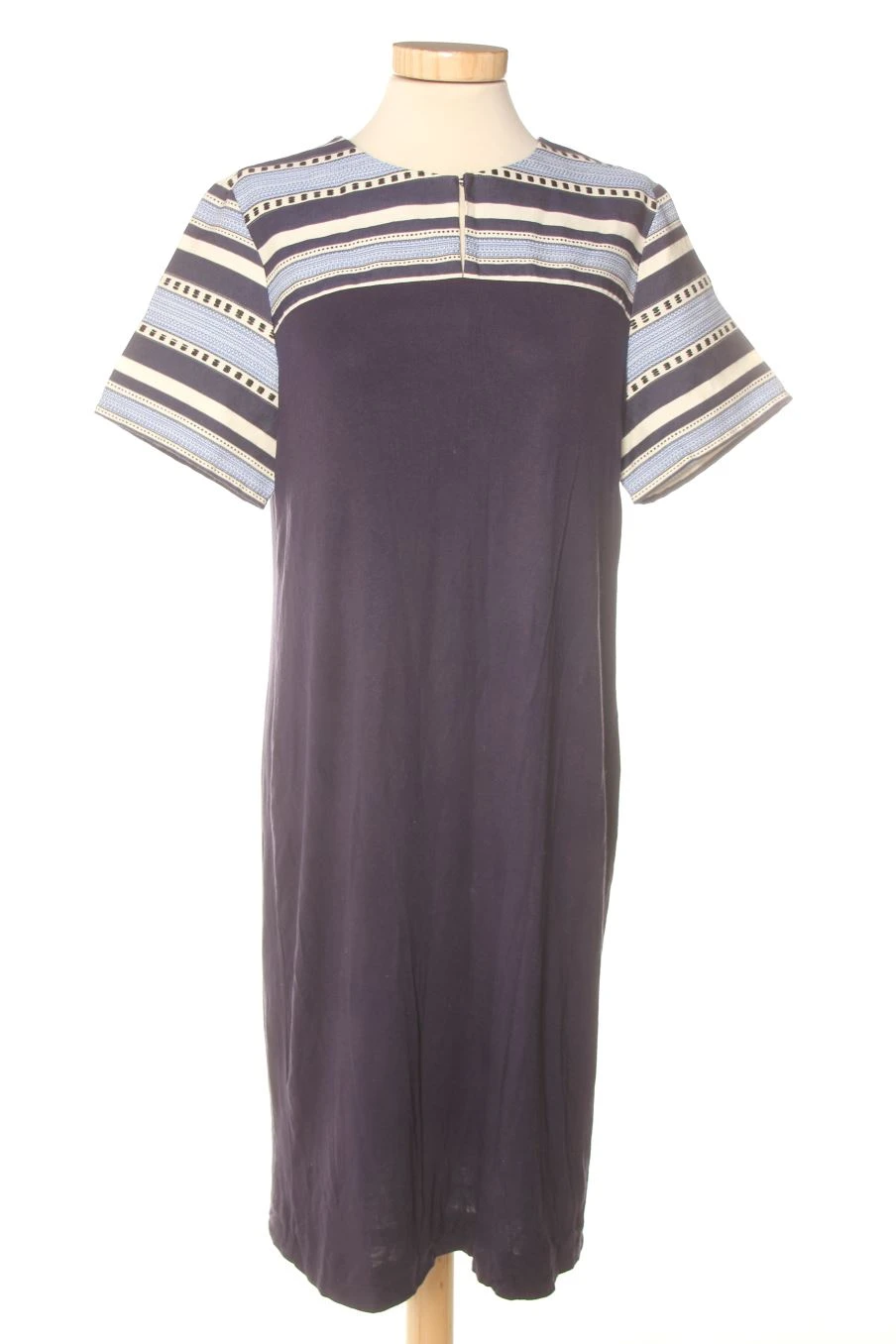 Vilagallo Taille 44. Robe Casual 1 Vilagallo Taille 44. Robe Casual