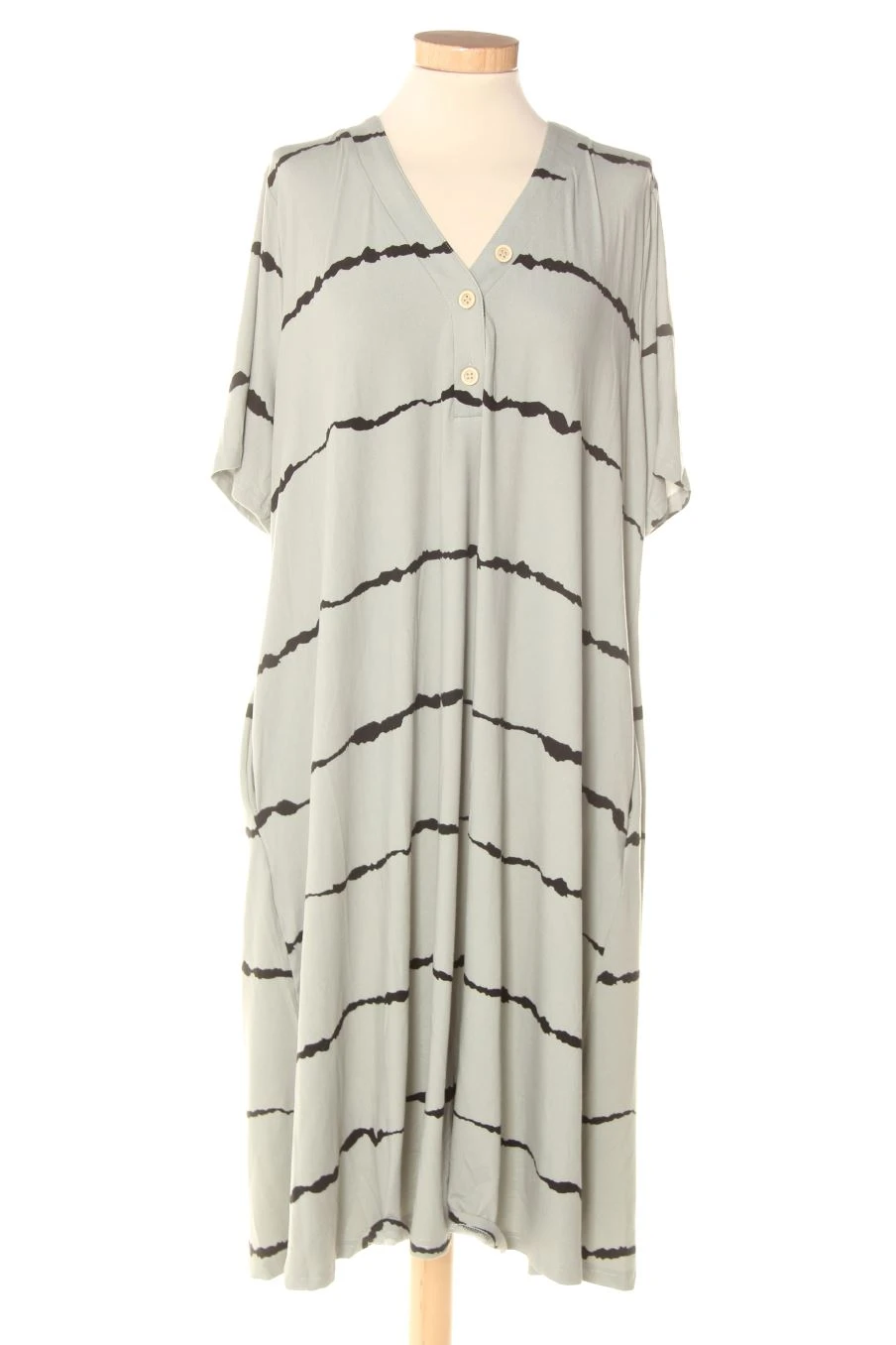 BLOOMCHIC Taille 48. Robe Casual 1 BLOOMCHIC Taille 48. Robe Casual