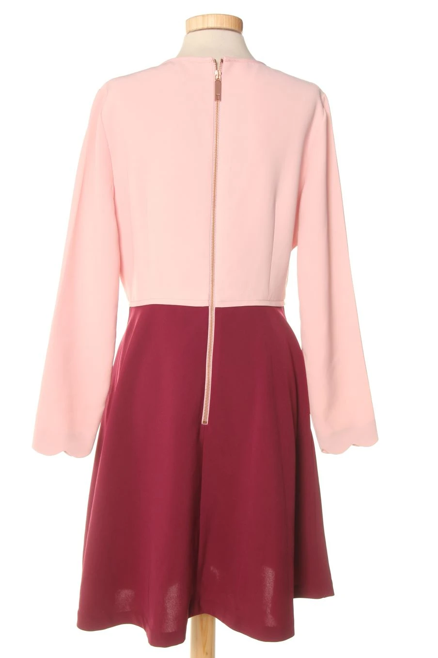 Ted Baker Taille M. Robe Casual 2 Ted Baker Taille M. Robe Casual – Image 2