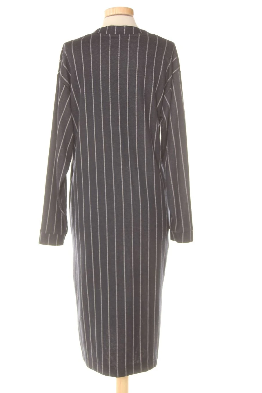 Pull & Bear Taille S. Robe Casual 2 Pull & Bear Taille S. Robe Casual – Image 2